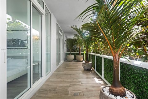 Copropriété à vendre à Miami Beach, Floride: 2 chambres, 179.58 m2 № 1358788 - photo 29