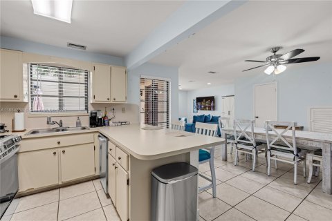 Condominio en venta en Miami, Florida, 2 dormitorios, 124.49 m2 № 1358741 - foto 13