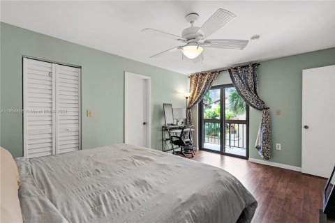 Condo in Miami, Florida, 2 bedrooms  № 1358741 - photo 20