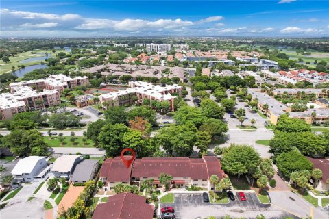 Condo in Miami, Florida, 2 bedrooms  № 1358741 - photo 3