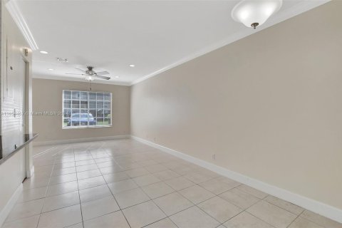 Touwnhouse à vendre à Deerfield Beach, Floride: 2 chambres, 119.47 m2 № 1358706 - photo 7