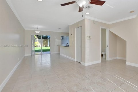 Touwnhouse à vendre à Deerfield Beach, Floride: 2 chambres, 119.47 m2 № 1358706 - photo 4