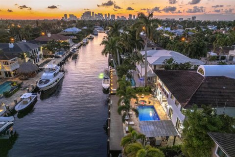 Villa ou maison à louer à Fort Lauderdale, Floride: 7 chambres, 432.83 m2 № 816025 - photo 4