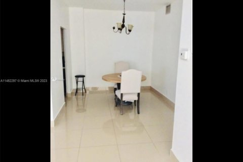 Copropriété à vendre à Fort Lauderdale, Floride: 2 chambres, 90.12 m2 № 1282373 - photo 15