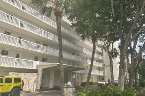 Condo in Fort Lauderdale, Florida, 2 bedrooms  № 1282373 - photo 2