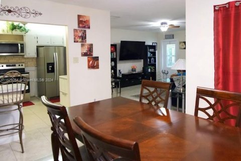 Casa en venta en Tamarac, Florida, 2 dormitorios, 122.17 m2 № 1282371 - foto 6