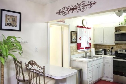 Casa en venta en Tamarac, Florida, 2 dormitorios, 122.17 m2 № 1282371 - foto 5