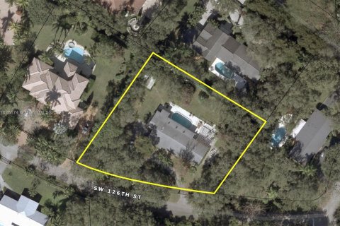 House in Pinecrest, Florida 5 bedrooms, 300.45 sq.m. № 1281979 - photo 2