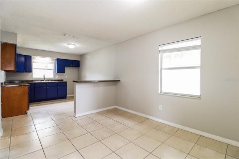 Casa en venta en Tampa, Florida, 4 dormitorios, 130.06 m2 № 1361098 - foto 5