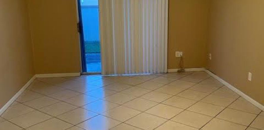 Condominio en Stuart, Florida, 2 dormitorios  № 945098