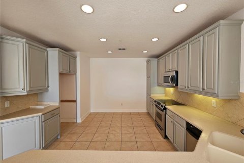 Condominio en venta en Orlando, Florida, 3 dormitorios, 193.7 m2 № 1003335 - foto 2