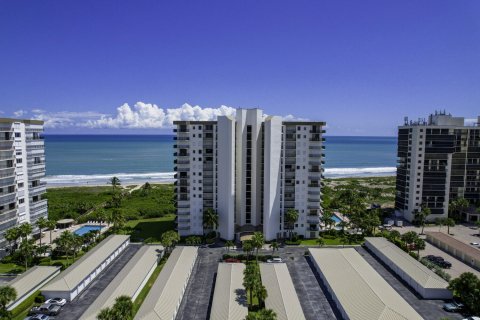 Condominio en venta en Hutchinson Island South, Florida, 3 dormitorios, 175.77 m2 № 722683 - foto 11