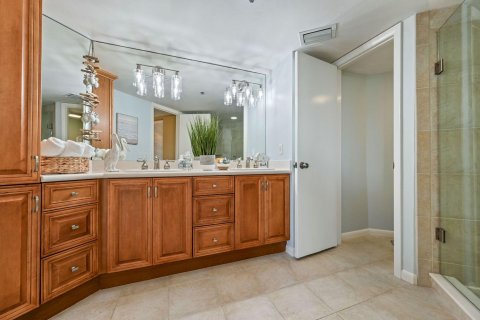 Condominio en venta en Hutchinson Island South, Florida, 3 dormitorios, 175.77 m2 № 722683 - foto 16