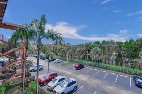 Condo in Pembroke Pines, Florida, 1 bedroom  № 1079402 - photo 2