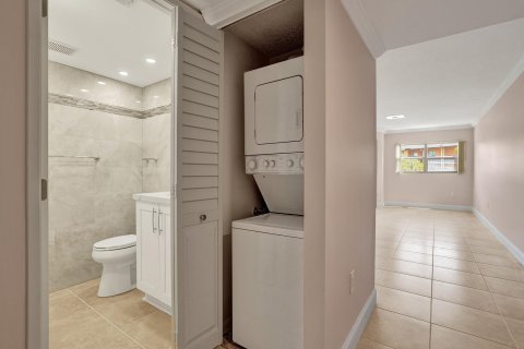 Copropriété à vendre à Pembroke Pines, Floride: 1 chambre, 98.1 m2 № 1079402 - photo 21