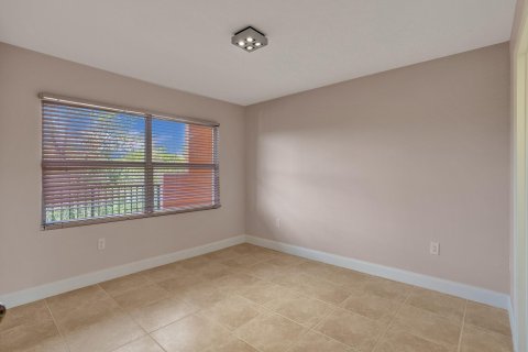 Copropriété à vendre à Pembroke Pines, Floride: 1 chambre, 98.1 m2 № 1079402 - photo 6