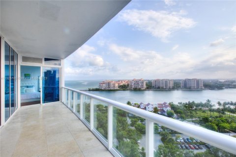 Condo in Miami Beach, Florida, 2 bedrooms  № 613422 - photo 19