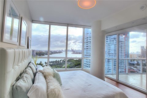 Condo in Miami Beach, Florida, 2 bedrooms  № 613422 - photo 10