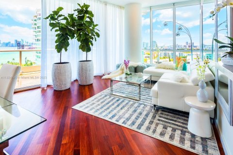 Condo in Miami Beach, Florida, 2 bedrooms  № 613422 - photo 29