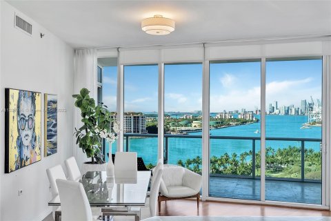 Condo in Miami Beach, Florida, 2 bedrooms  № 613422 - photo 2