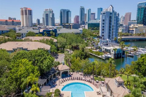 Condo in Tampa, Florida, 1 bedroom  № 1352776 - photo 17