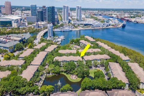 Condo in Tampa, Florida, 1 bedroom  № 1352776 - photo 3