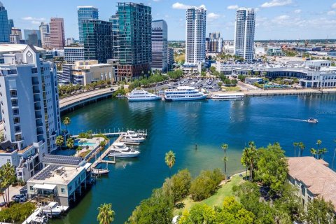 Condo in Tampa, Florida, 1 bedroom  № 1352776 - photo 16