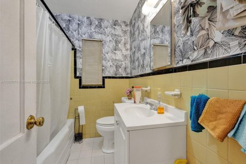 Casa en venta en Riviera Beach, Florida, 3 dormitorios, 92.34 m2 № 1080105 - foto 16