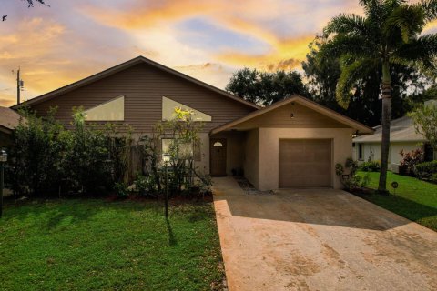 Купить виллу или дом в Норт-Палм-Бич, Флорида 3 спальни, 153.94м2, № 839804 - фото 3