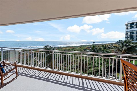 Condo in Hutchinson Island South, Florida, 3 bedrooms  № 1093039 - photo 14