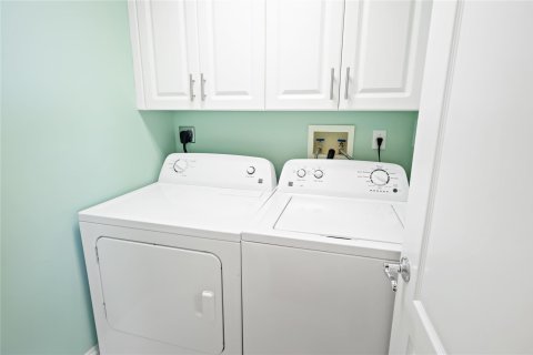 Condo in Hutchinson Island South, Florida, 3 bedrooms  № 1093039 - photo 15