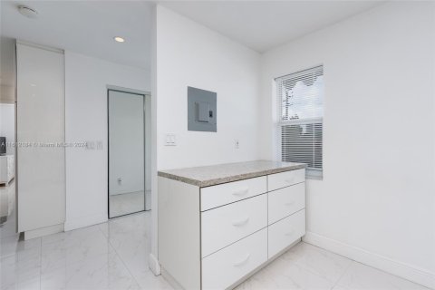 Copropriété à vendre à Hallandale Beach, Floride: 2 chambres, 95.41 m2 № 1234351 - photo 7