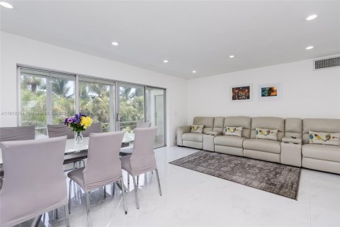 Copropriété à vendre à Hallandale Beach, Floride: 2 chambres, 95.41 m2 № 1234351 - photo 3