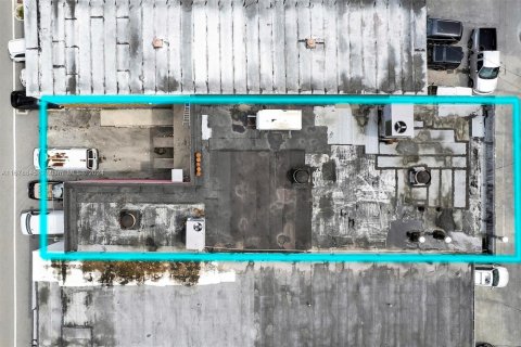 Commercial property in Miami, Florida № 1407778 - photo 11