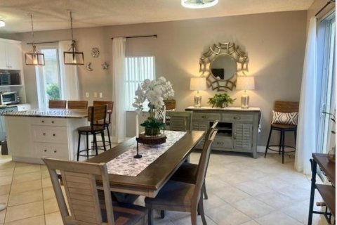 Villa ou maison à vendre à Pembroke Pines, Floride: 4 chambres, 171.68 m2 № 1409385 - photo 8