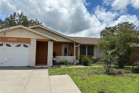 House in Tampa, Florida 3 bedrooms, 119.29 sq.m. № 1314789 - photo 1