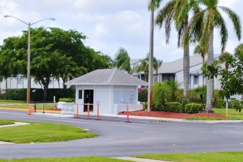 Villa ou maison à vendre à West Palm Beach, Floride: 2 chambres, 127.28 m2 № 1222493 - photo 9