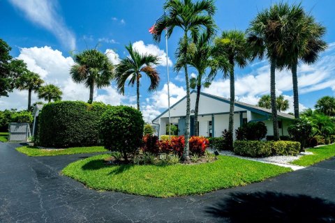 Casa en venta en West Palm Beach, Florida, 2 dormitorios, 127.28 m2 № 1222493 - foto 2