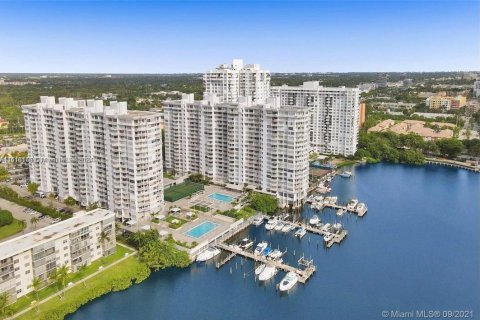 Copropriété à vendre à Aventura, Floride: 2 chambres, 145.39 m2 № 1239656 - photo 1