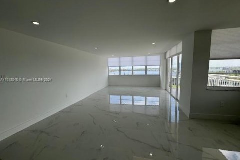 Condominio en venta en Aventura, Florida, 2 dormitorios, 149.11 m2 № 1239655 - foto 3