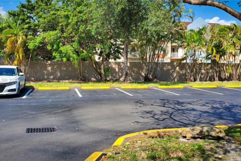 Condominio en alquiler en Hialeah, Florida, 1 dormitorio, 69.58 m2 № 1348558 - foto 15