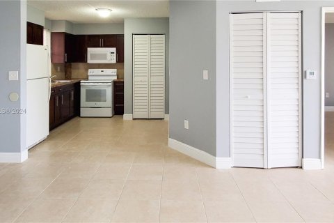 Copropriété à louer à Hialeah, Floride: 1 chambre, 69.58 m2 № 1348558 - photo 8