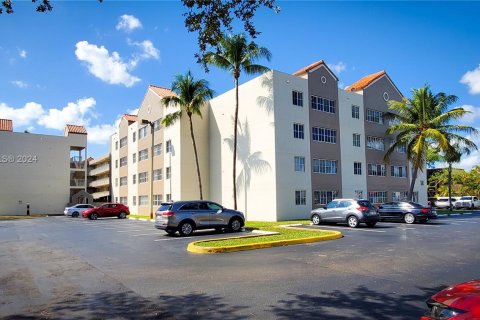 Condominio en alquiler en Hialeah, Florida, 1 dormitorio, 69.58 m2 № 1348558 - foto 14