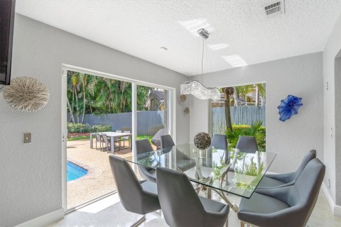 Villa ou maison à vendre à Hollywood, Floride: 4 chambres, 266.07 m2 № 1216144 - photo 27