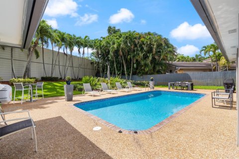House in Hollywood, Florida 4 bedrooms, 266.07 sq.m. № 1216144 - photo 10