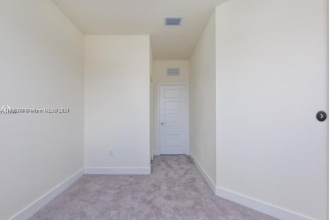 Townhouse in Miami Lakes, Florida 4 bedrooms, 177.26 sq.m. № 1347598 - photo 9