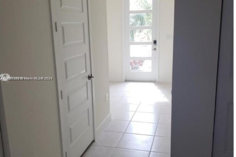 Townhouse in Miami Lakes, Florida 4 bedrooms, 177.26 sq.m. № 1347598 - photo 8