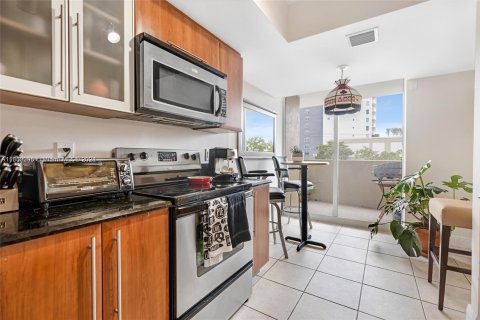 Condo in Miami, Florida, 3 bedrooms  № 1347600 - photo 8