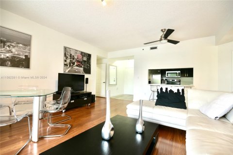 Condominio en venta en Doral, Florida, 3 dormitorios, 114.27 m2 № 1171709 - foto 5