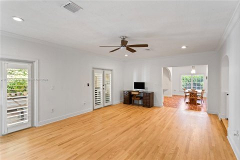 Casa en venta en Coral Gables, Florida, 4 dormitorios, 234.02 m2 № 1378869 - foto 17